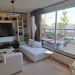 Très bel appartement avec vue sur la Tour Eiffel, grande terrasse, coucher de soleil Parisien