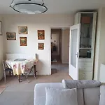 Très bel appartement avec vue sur la Tour Eiffel, grande terrasse, coucher de soleil Parisien